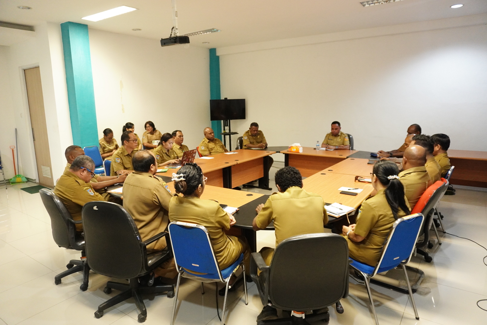 Rapat internal perdana bersama Kepala Badan Kepegawaian Daerah Provinsi Papua 